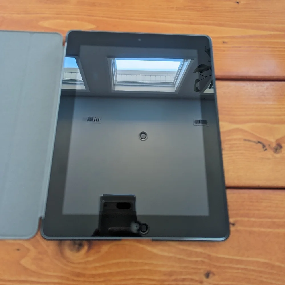 Apple iPad 4th Generation with Case